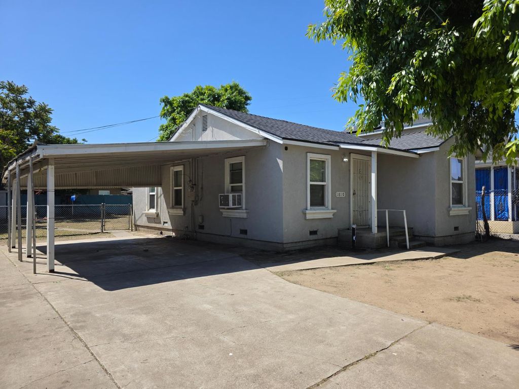 1810 E Flora St, Stockton, CA 95205