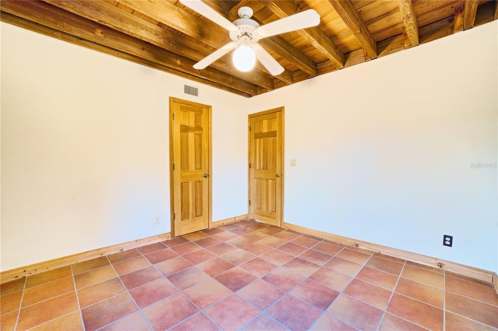 Image 20 of property listing at 123 MASON LAKE TRAIL, Hawthorne, FL 32640