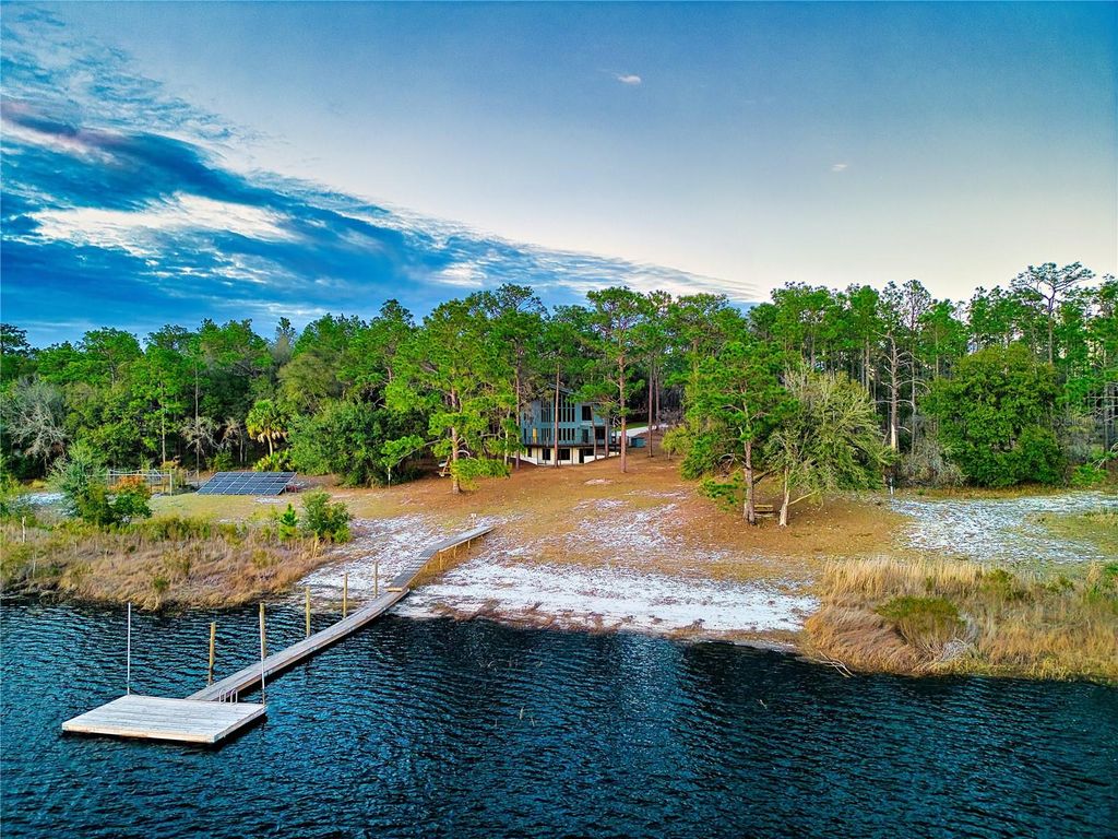 Image 3 of property listing at 123 MASON LAKE TRAIL, Hawthorne, FL 32640