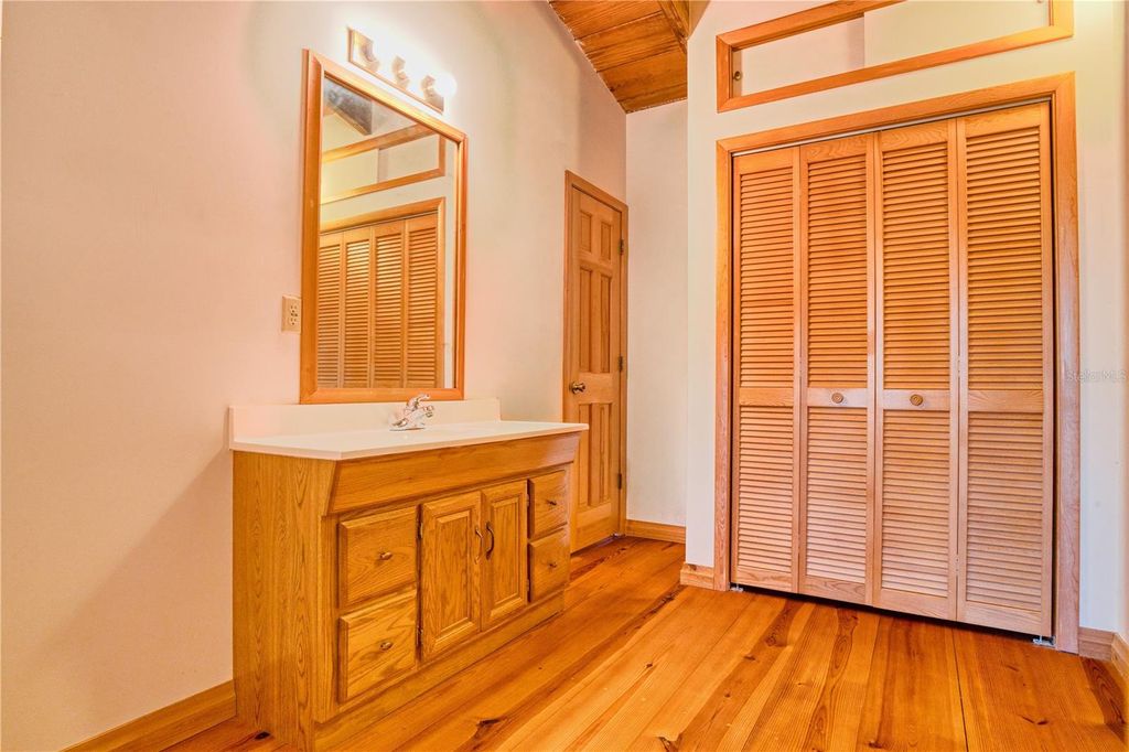 Image 33 of property listing at 123 MASON LAKE TRAIL, Hawthorne, FL 32640