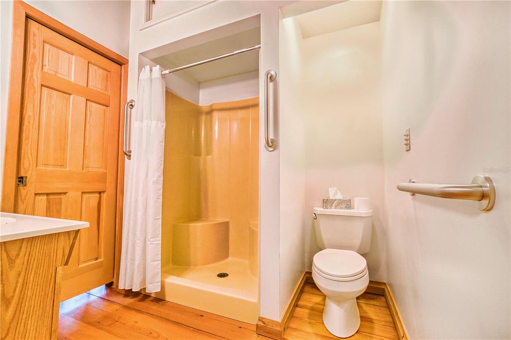 Image 35 of property listing at 123 MASON LAKE TRAIL, Hawthorne, FL 32640