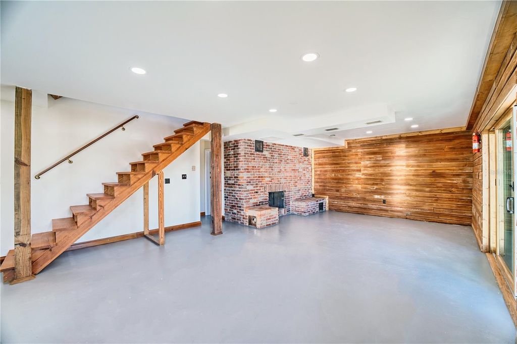 Image 37 of property listing at 123 MASON LAKE TRAIL, Hawthorne, FL 32640