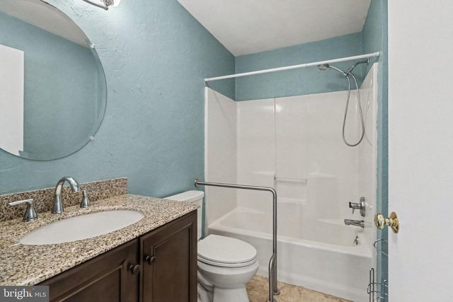 180 HAZEL DR, Manchester, PA 17345