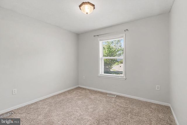 180 HAZEL DR, Manchester, PA 17345