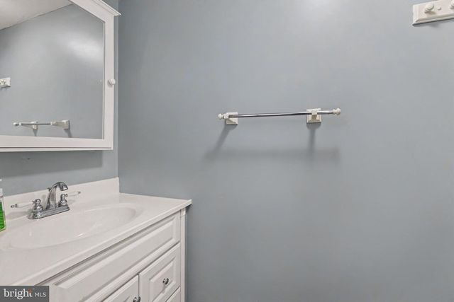 180 HAZEL DR, Manchester, PA 17345