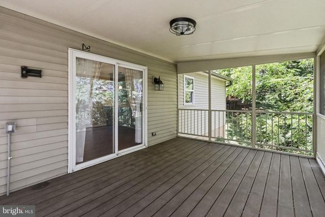 180 HAZEL DR, Manchester, PA 17345