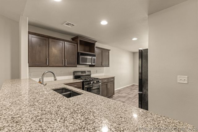 7509 S Joshua Avenue, Broken Arrow, OK 74011