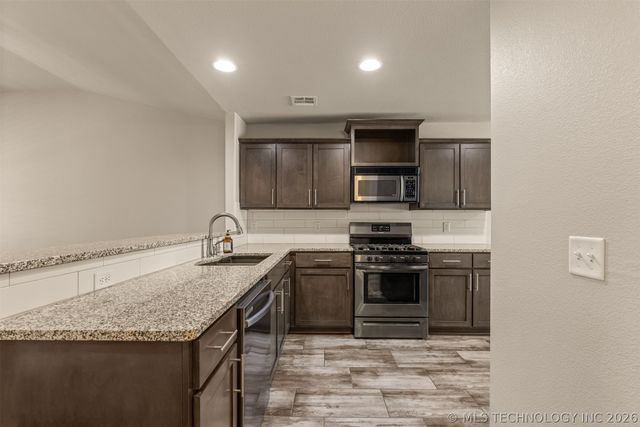7509 S Joshua Avenue, Broken Arrow, OK 74011