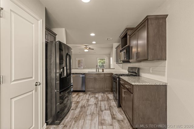 7509 S Joshua Avenue, Broken Arrow, OK 74011