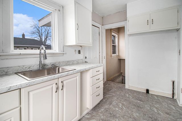 3005 Roger Street Street, South Bend, IN 46628