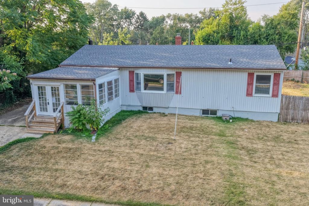 9 JOHN COLLINS CIR, Dover, DE 19904