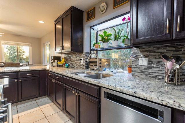 224 Oak Canyon Way, Folsom, CA 95630