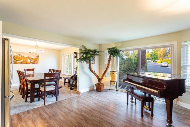 224 Oak Canyon Way, Folsom, CA 95630