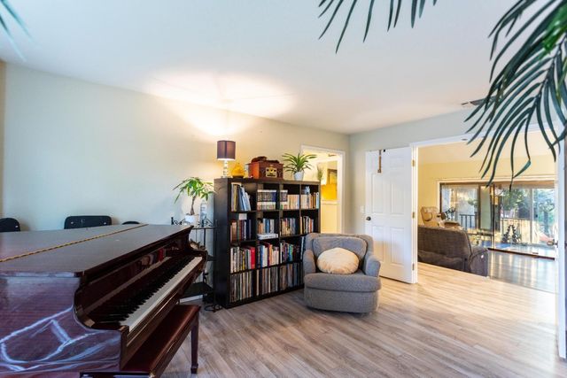 224 Oak Canyon Way, Folsom, CA 95630