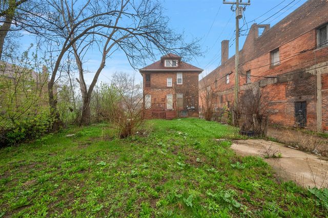 8983 Beverly Court, Detroit, MI 48204