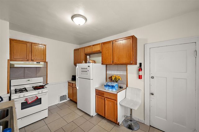 8983 Beverly Court, Detroit, MI 48204