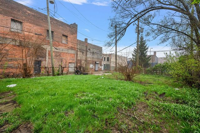 8983 Beverly Court, Detroit, MI 48204