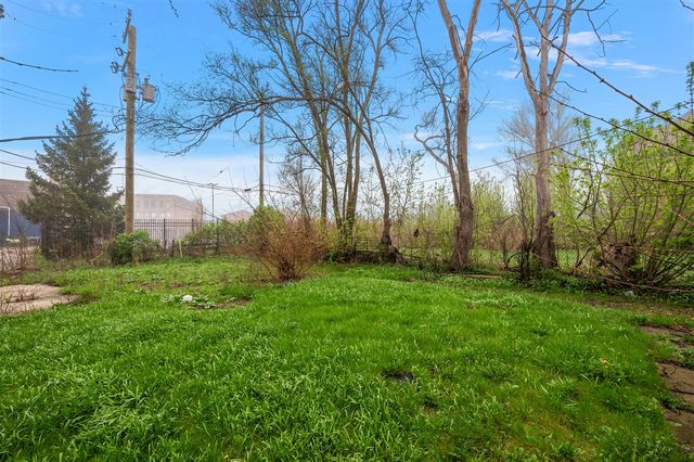 8983 Beverly Court, Detroit, MI 48204