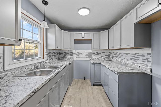 968 Mud Street, Concord, VA 24538