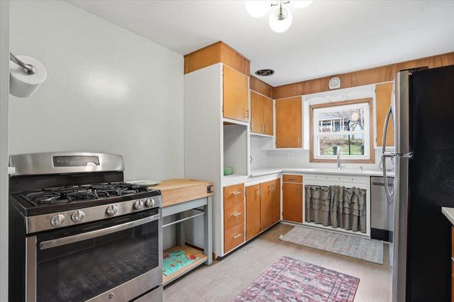 102 W Lakeview Avenue, Madison, WI 53716