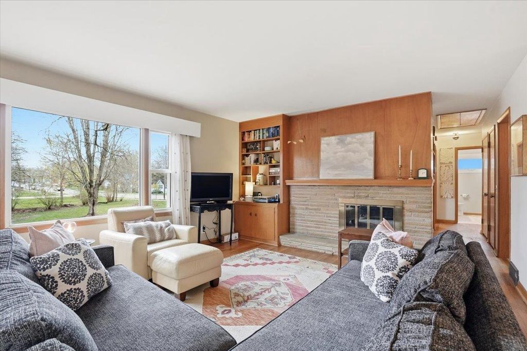 102 W Lakeview Avenue, Madison, WI 53716