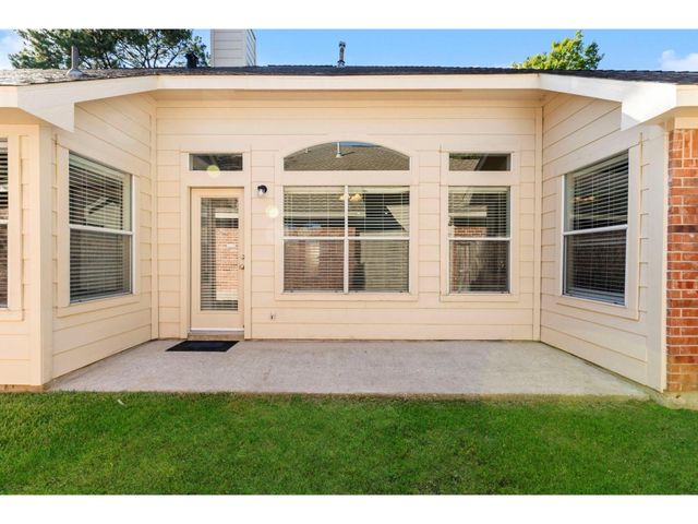 31 Auburn Path Drive, The Woodlands, TX 77382
