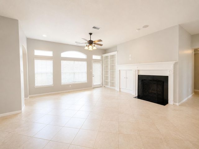 31 Auburn Path Drive, The Woodlands, TX 77382
