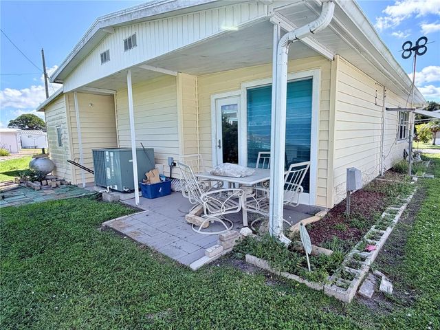 6904 CORTEZ RD W 15, Bradenton, FL 34210