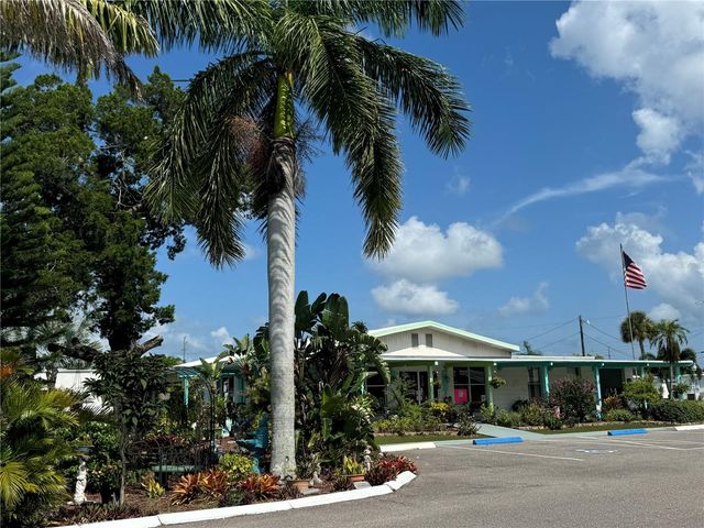 6904 CORTEZ RD W 15, Bradenton, FL 34210