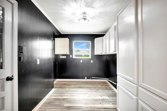 1914 Monroe Drive, Pasadena, TX 77502