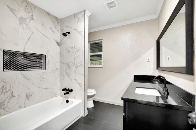 1914 Monroe Drive, Pasadena, TX 77502