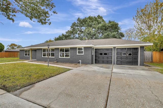 1914 Monroe Drive, Pasadena, TX 77502