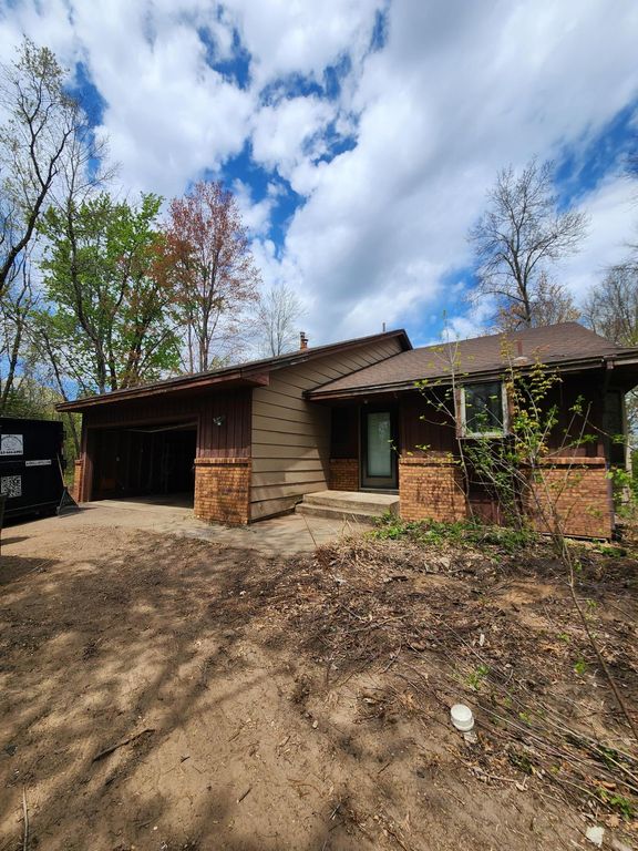 21391 Rum River Drive, Oak Grove, MN 55303