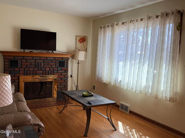 1032 Bill Road, Rotterdam, NY 12303