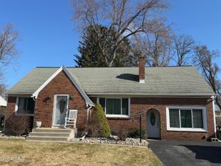 1032 Bill Road, Rotterdam, NY 12303