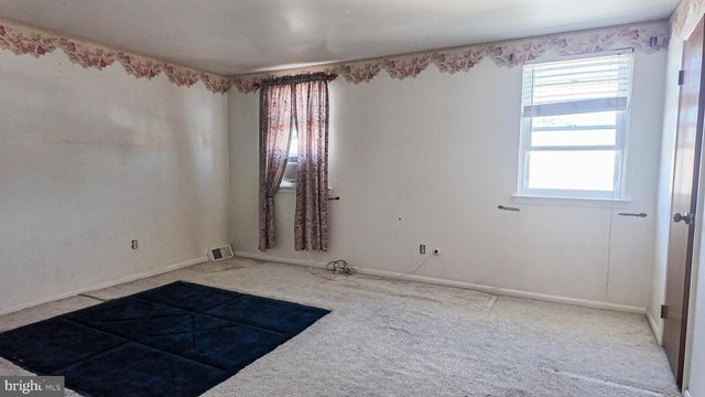 9922 S CANTERBURY RD, Philadelphia, PA 19114