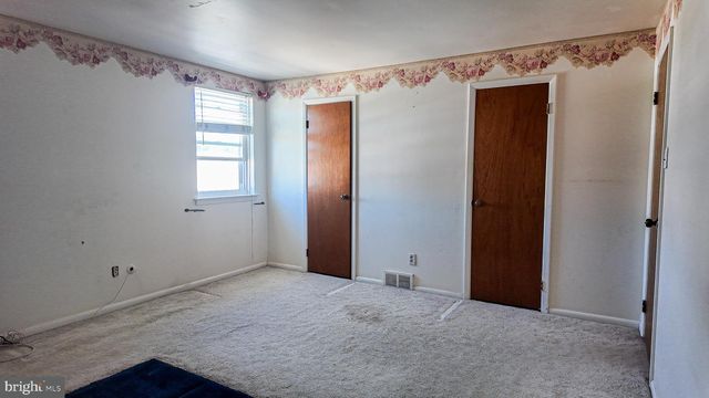 9922 S CANTERBURY RD, Philadelphia, PA 19114