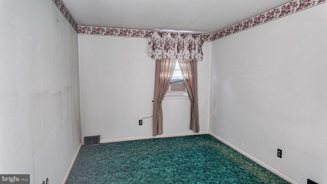 9922 S CANTERBURY RD, Philadelphia, PA 19114
