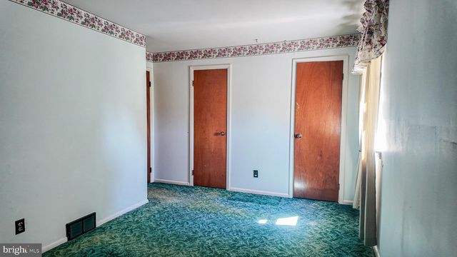 9922 S CANTERBURY RD, Philadelphia, PA 19114