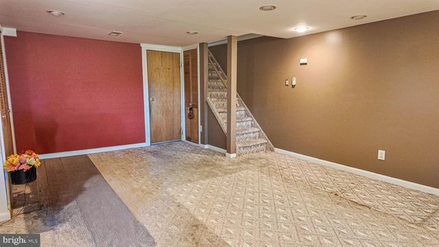 9922 S CANTERBURY RD, Philadelphia, PA 19114
