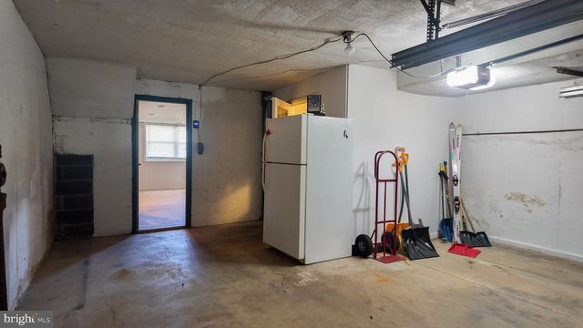 9922 S CANTERBURY RD, Philadelphia, PA 19114