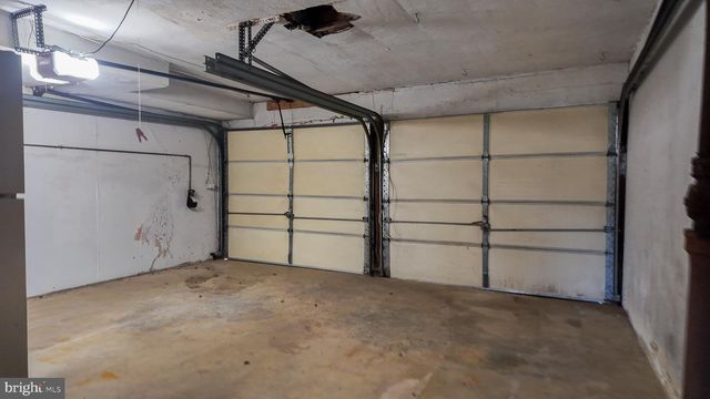 9922 S CANTERBURY RD, Philadelphia, PA 19114