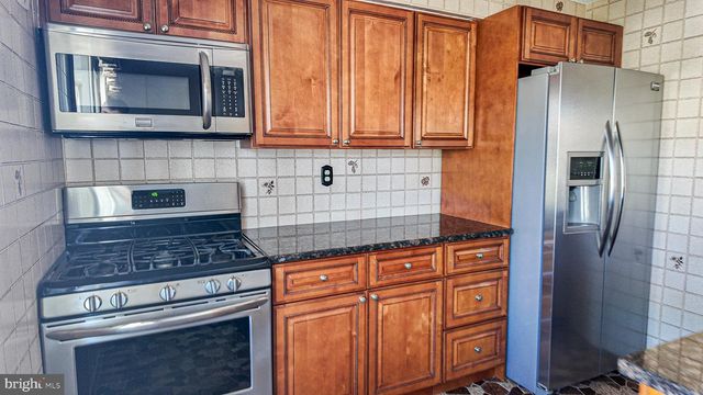 9922 S CANTERBURY RD, Philadelphia, PA 19114