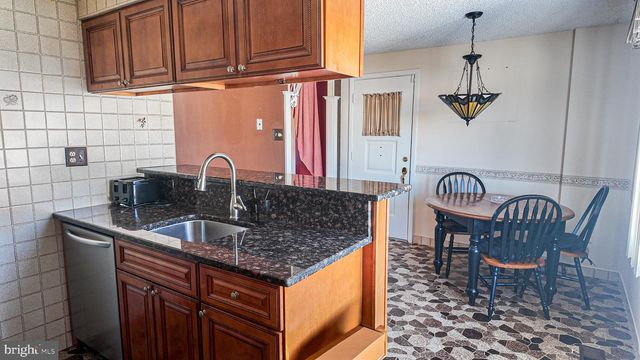 9922 S CANTERBURY RD, Philadelphia, PA 19114