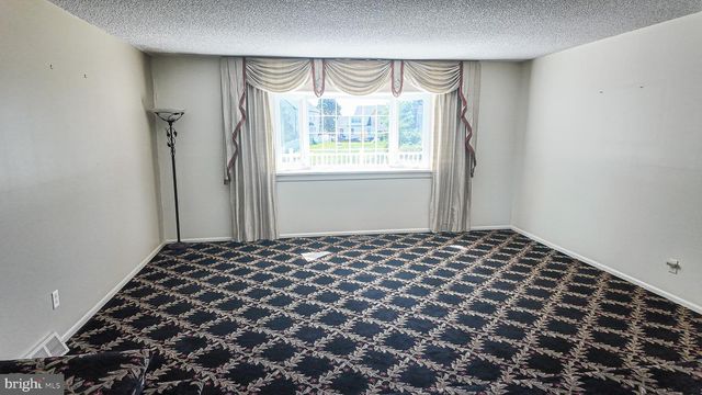 9922 S CANTERBURY RD, Philadelphia, PA 19114