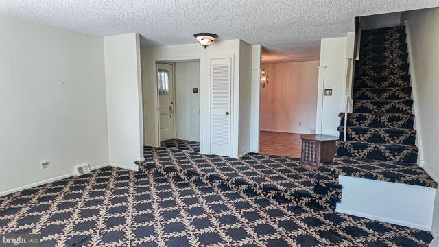 9922 S CANTERBURY RD, Philadelphia, PA 19114