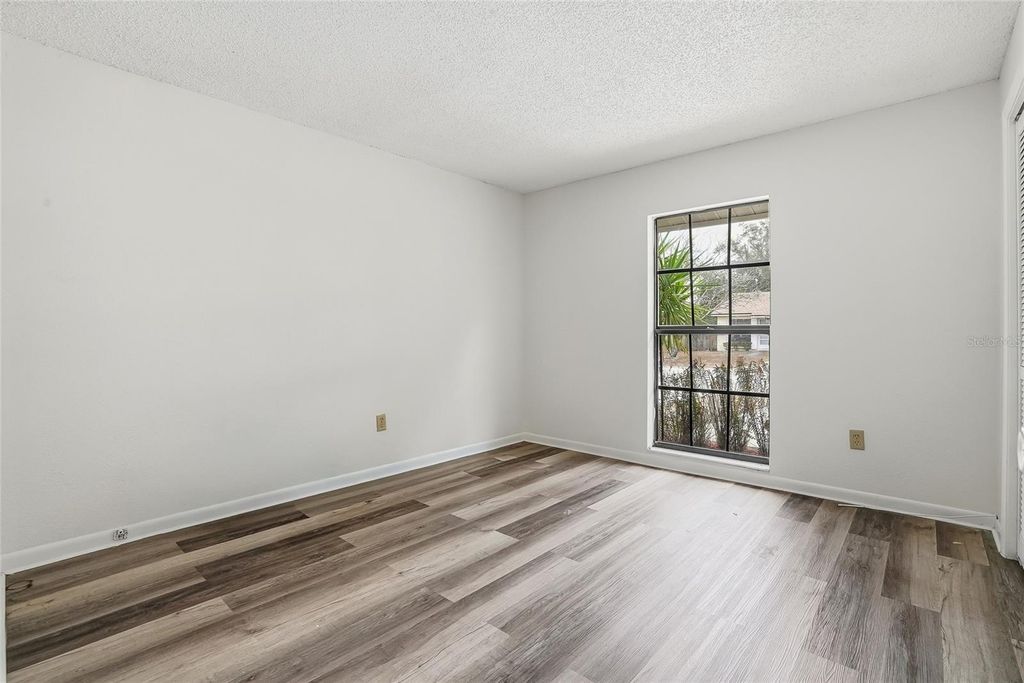 Image 12 of property listing at 729/731 SUNBRIGHT DRIVE, Seffner, FL 33584