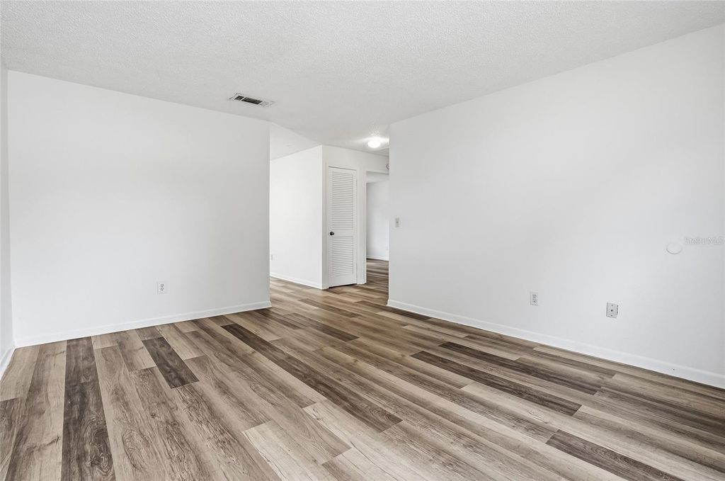 Image 14 of property listing at 729/731 SUNBRIGHT DRIVE, Seffner, FL 33584