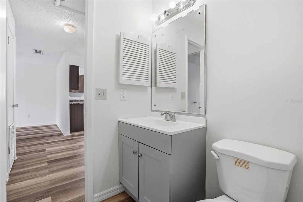 Image 18 of property listing at 729/731 SUNBRIGHT DRIVE, Seffner, FL 33584