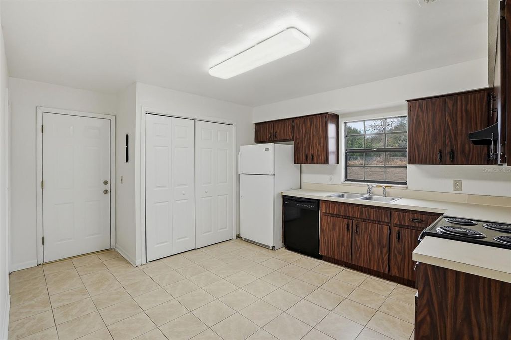 Image 24 of property listing at 729/731 SUNBRIGHT DRIVE, Seffner, FL 33584